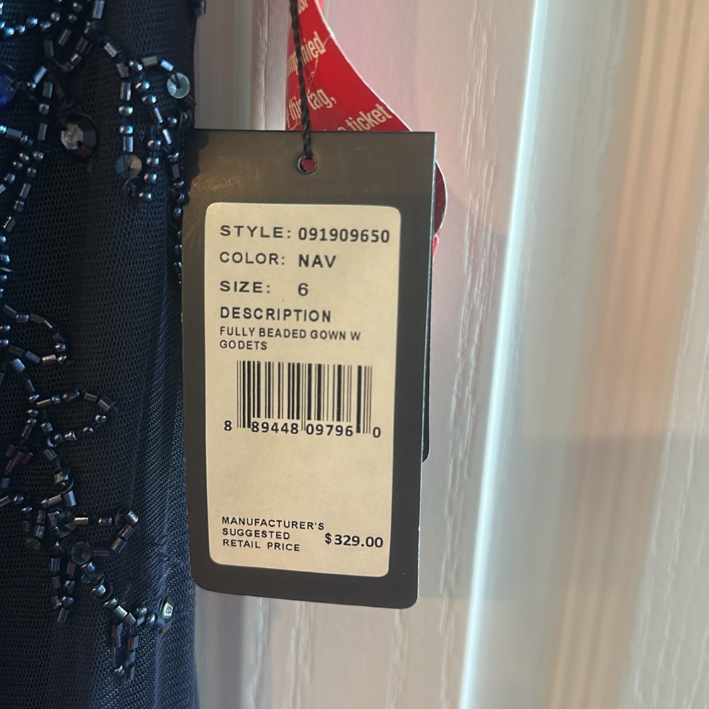 Elegant Adrianna Papell Navy Evening Gown. New with tags - Picture 7 of 8